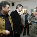 En la imagen, Esteban Jesús Carro y Jesús Esteban en la celebración de una asamblea del PSOE