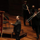 Los Ministriles de Marsias, entrando al escenario del Auditorio Ciudad de León.