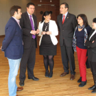 Los socialistas Rodríguez, López, Sánchez, Fernández Cardo, Gutiérrez y Marqués, ayer en las Cortes.