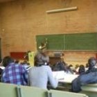 Estudiantes universitarios en una de las aulas de la Facultad de la Universidad de León
