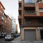 Bloque de viviendas donde apareció muerta la mujer en el barrio de San Mamés