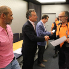 Salguero entregó ayer los diplomas a los voluntarios. DL