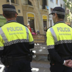 Una patrulla de la Guardia Urbana por Barcelona