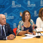 La consejera Milagros Marcos, ayer, en un acto en Palencia. BRÁGIMO