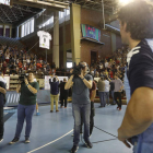 La camiseta con el número 6 de Juanín García colgará desde ahora en una de las esquinas del Palacio de Deportes de la capital leonesa. JESÚS F. SALVADORES