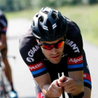 Entre los afectados se encuentra el corredor francés Warren Barguil, ganador de dos etapas en la Vuelta y 14º en el último Tour. En la foto, Tom Dumoulin.