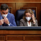 Sánchez, Calviño y Díaz, hoy en el Congreso. JAVIER LIZÓN