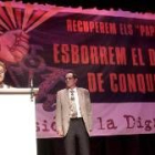 Teresa Carvajal, de la Universidad de Salamanca, y José Luis de las Heras, durante el acto