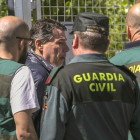 González ha salido de la Comandancia de la Guardia Civil de Tres Cantos.