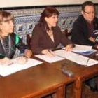 Inmaculada Larrauri, Victorina Alonso y Alfredo Villaverde comparecieron ayer ante la prensa