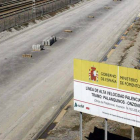 Obras paradas del AVE en las inmediaciones de León desde hace ya dos años, a la altura de Onzonilla.