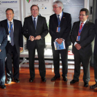 La delegación de Castilla y León encabezada por Herrera, ayer en Madrid.