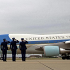 El Air Force One en la base Andrew.