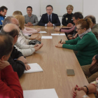 Reunión de ayer entre vecinos y Ayuntameinto. J.F.S.