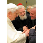 El Papa y Kiko Argüello (dcha.), en la ceremonia del día 20.