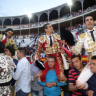 Morante, Manzanares y Talavante comparten salida a hombros en Granada a principios de este mes. PEPE TORRES