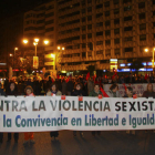 Pancarta de apertura de la manifestación celebrada en la capital ayer por la tarde.
