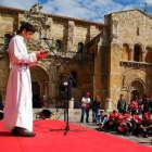 Las leyendas y personajes leoneses se adueñaron de León