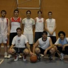 Formación de uno de los equipos femeninos del Virgen Blanca que participa en la competición escolar