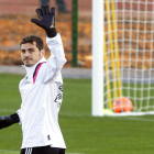 A Casillas no le disgustaría salir del Madrid para ser titular en el Oporto.