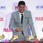 El delantero portugués del Real Madrid Cristiano Ronaldo recibió su cuarta Bota de Oro.