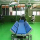 El director del Hospital,  Norberto González, explica las características de la resonancia magnética