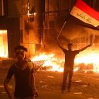 Manifestantes en Basora (Irak) durante las protestas contra las autoridades.