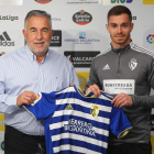 Silvano y Juan Hernández, en la presentación del jugador. L. DE LA MATA