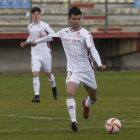 El equipo leonés se aleja de su objetivo inicial tras caer frente al conjunto pacense. FERNANDO OTERO