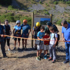 Tres niños cortaron la cinta inaugural de la vía ferrata. CASTRO