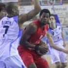 Barnes, jugando con Bruesa, el siguiente rival de León el día 21