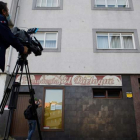 Vista de la panadería donde trabajaba la mujer asesinada en A Coruña. CABALAR