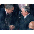 Obama y Raúl Castro, el año pasado en el funeral de Mandela.
