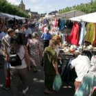 El mercado del apóstol se abarrotó de personas durante la celebración de la feria en Villafranca