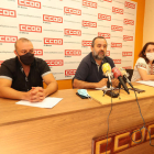 Omar García, Ursicino Sánchez y Cármen Álvarez, ayer en la sede de CC OO. L. DE LA MATA