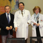 Bárbara Mesonero, Serafín de Abajo, Juan Luis Burón y el equipo médico y de enfermería.