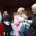 Isabel Carrasco, en la cuestación anual de la Asociación Contra el Cáncer.