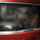Una esvástica pintada en el coche del líder del PPC, Alejandro Fernández /