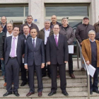 Los homenajeados de la zona de Ponferrada posaron con los directivos de la compañía.