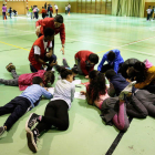 Niños jugando en el pabellón Gumersindo Azcárate. SECUNDINO PÉREZ