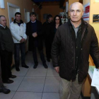 Turrado, junto con los candidatos de Asaja a las elecciones de la DO, registrando la lista en la sede de la Junta en Ponferrada.