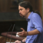 El secretario general de Podemos, Pablo Iglesias, en la tribuna del Congreso de los Diputados