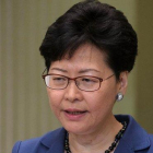 La jefa del Gobierno hongkonés, Carrie Lam, durante su comparecencia este lunes.