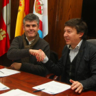 El alcalde de Ponferrada, Samuel Folgueral, junto al director de INTECCA, Jorge Vega.