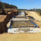 Brecha de las obras del canal bajo de Payuelos a su paso por la finca de la Cenia.