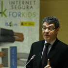 El ministro Álvaro Nadal, durante la presentación del centro que gestiona el Incibe. PACO CAMPOS