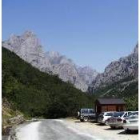 La carretera de Caín es un obstáculo de acceso al parque de Picos