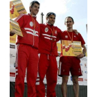 Arcilla (derecha) junto a Sánchez y Molina, consiguió la plata por equipos