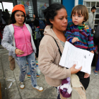 Venezolanos en el puesto fronterizo. JOSÉ JACOME