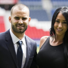 Jesé Rodríguez, junto a su novia, Aurah Ruiz, tras la presentación en el PSG.